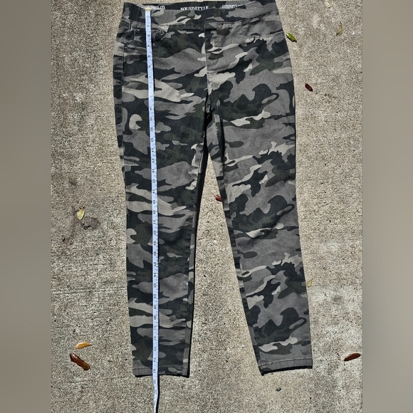 Camouflage Lucy pull on ankle leggings - Picture 3 of 9